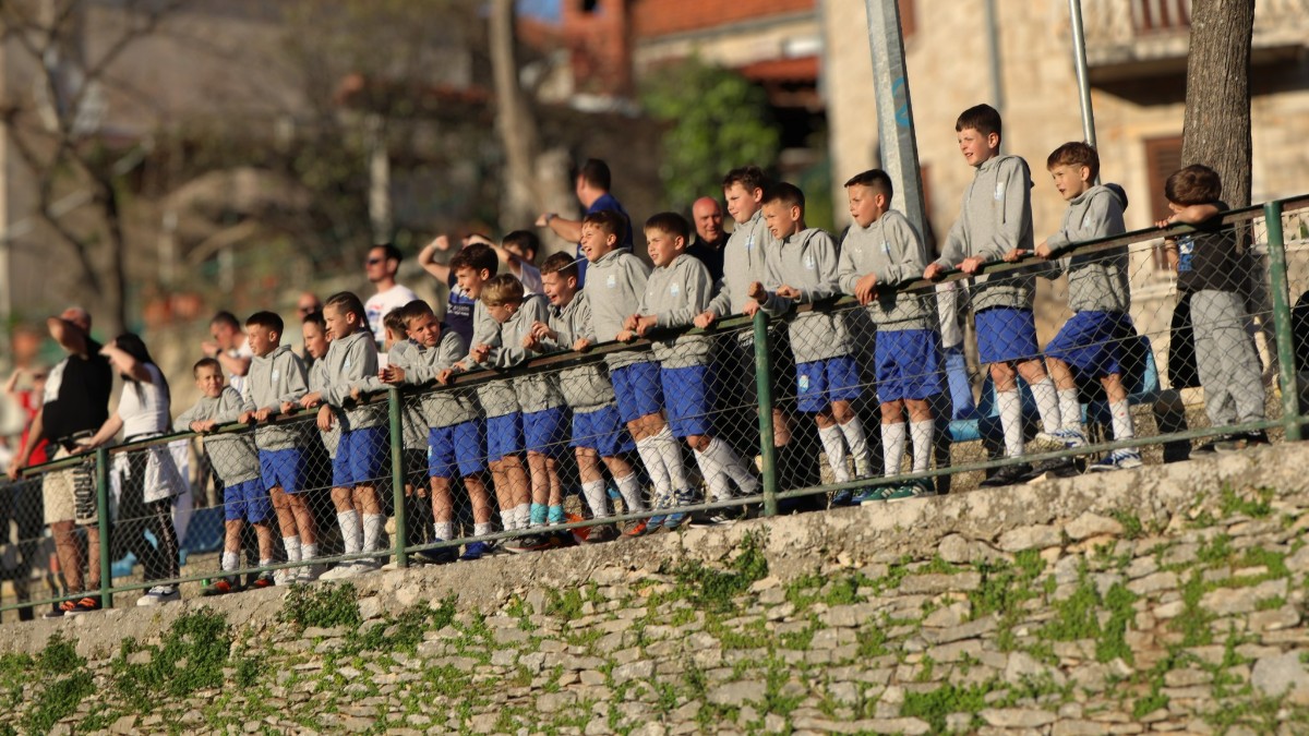 BRAČKI NOGOMETNI SPEKTAKL DOBIO EPILOG: Završen Postira Cup – donosimo sve rezultate i osvajače