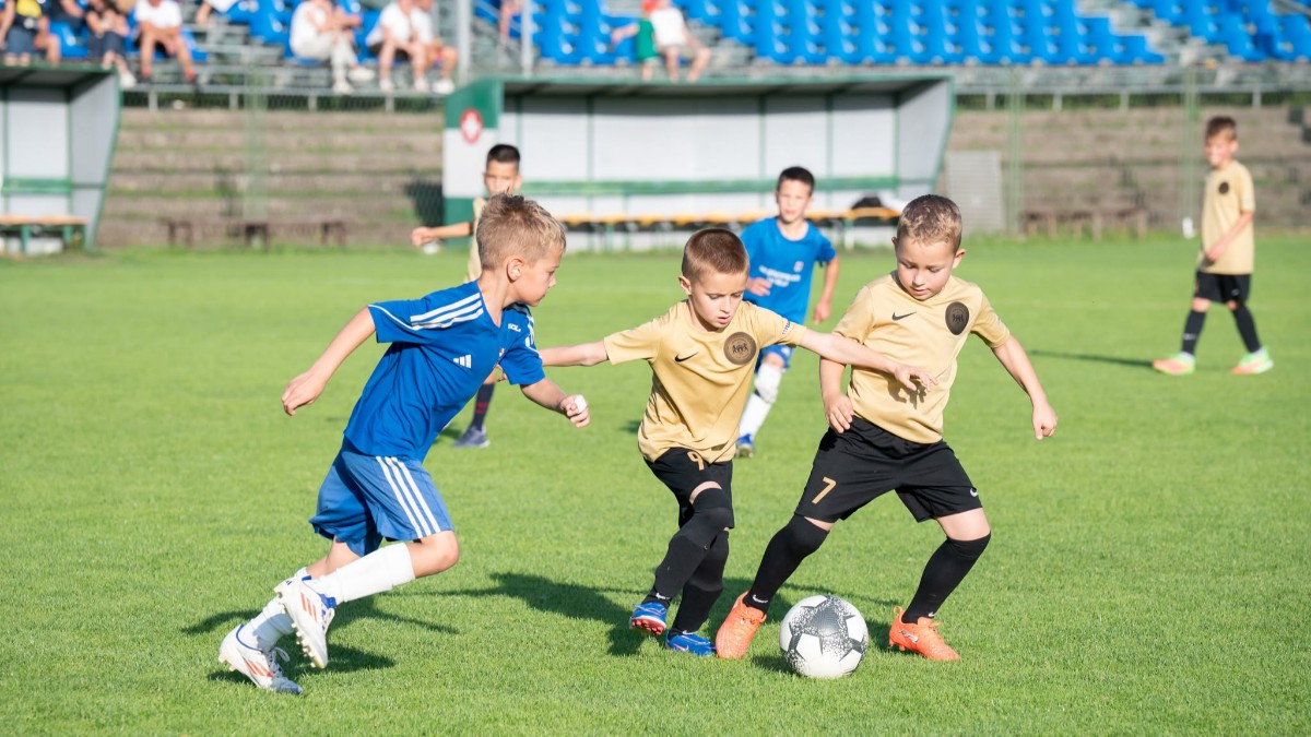 TIKA TAKA SPEKTAKL: Uspješno završen dupli nogometni program proteklog vikenda /FOTO/