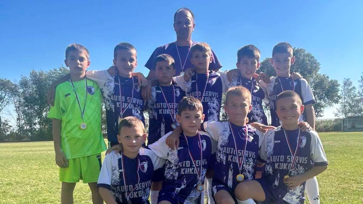 OMLADINAC JUNIOR KUP 2026: Pet generacija i prvi koraci jedne lepe sportske priče u Ravnom Topolovcu!