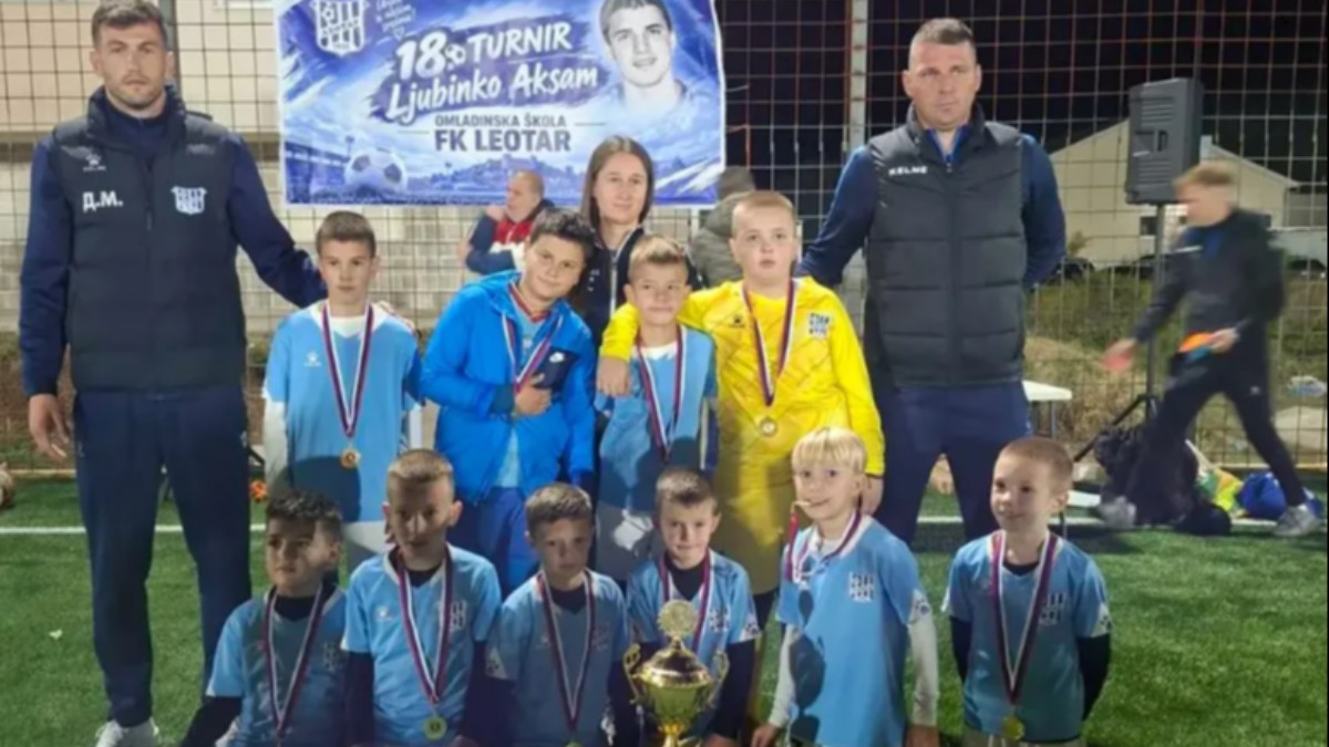 18. MEMORIJALNI TURNIR „LJUBINKO AKŠAM“: Domaćin, FK Leotar, slavio u obje generacije!